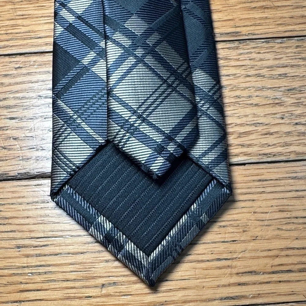 Alfani gold and black plaid tie with tie clip